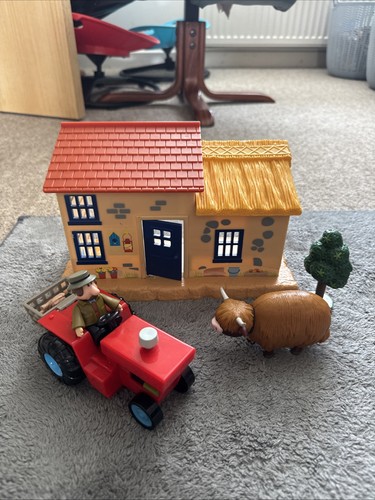 Postman pat rare tractor - pat,