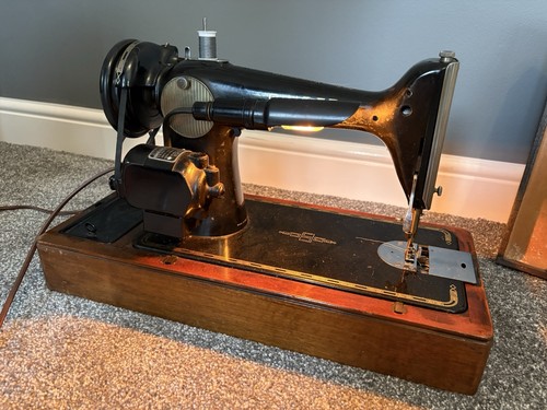 Vintage 1950 singer 15k - 1950’s,