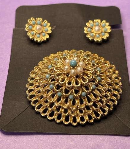 Vintage gold tone filigree - gold,