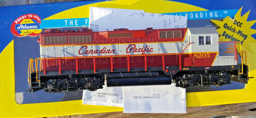 Athearn 8205 powered loco - athearn,