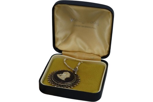 Wedgwood jasperware cameo - jasperware,