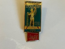 VINTAGE COLLECTABLE ADVERTISING PIN BADGES