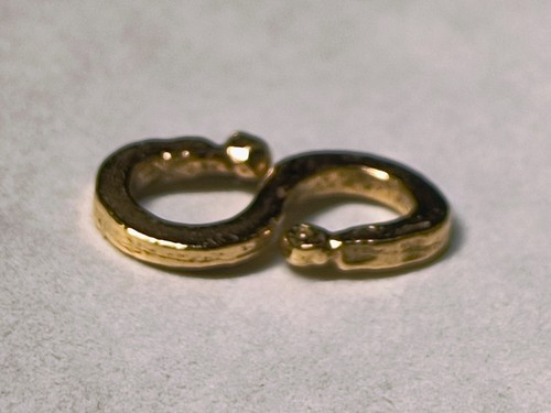 22ct yellow gold shape clasp - yellow, s-shape