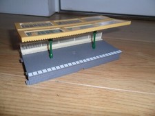 Platform Canopy with Metal Supports for Hornby OO Gauge Model Railway Train Sets
