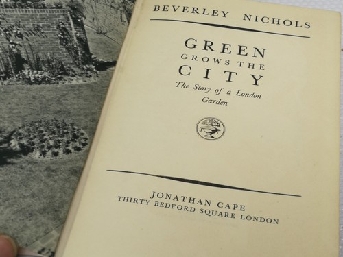 Green grows the city - story, of