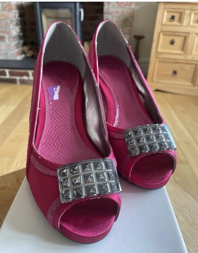 Bnib evans size berry pink - evans,