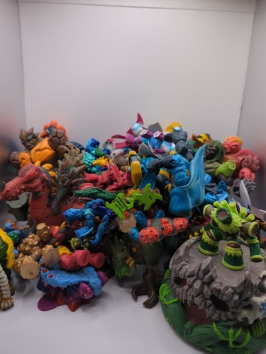 Large gormiti figure bundle - large,