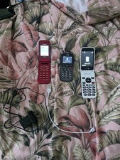 1 Samsung flip / 2 doro Job Lot of Phones working order 