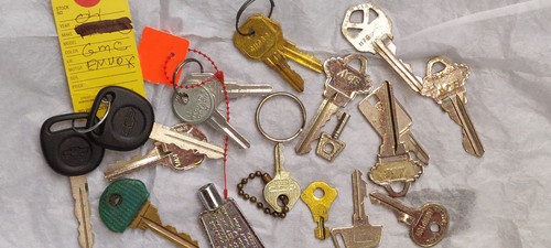 Vintage keys mixed lot - of, 19