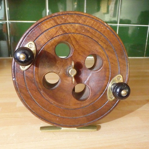 Old wooden fishing - 6", reel