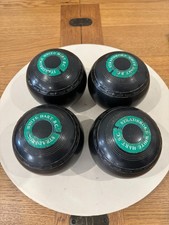 Almark Clubmaster Lawn Bowls. Size 1. Medium weight. Set Of 4.