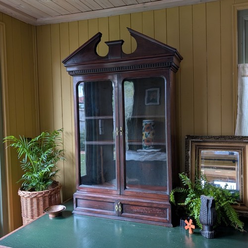 Antique glazed countertop - glazed,