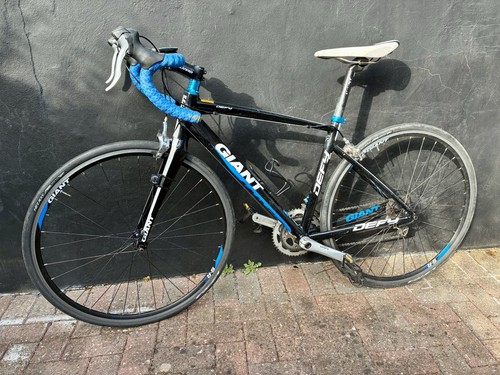 Giant defy road bike small - road,
