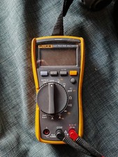 Fluke 117 True RMS Digital