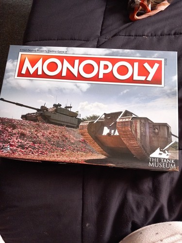 Hasbro tank museum monopoly - tank,