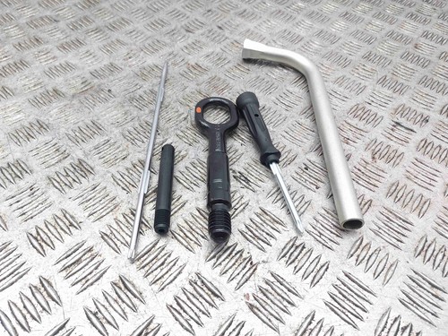 Audi brace tow hooke eye - a3,