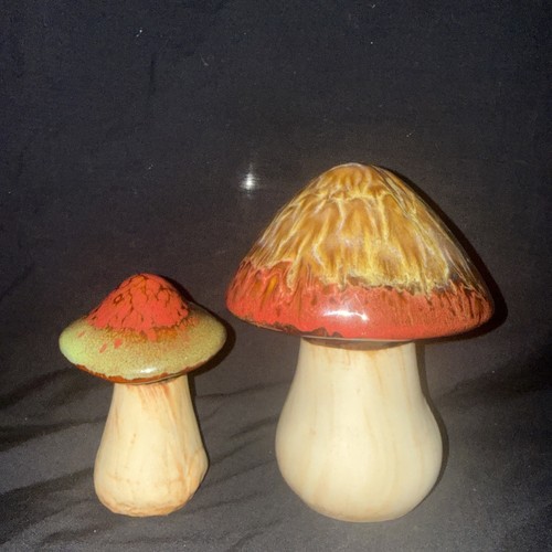 Lovely set two - of, ceramic