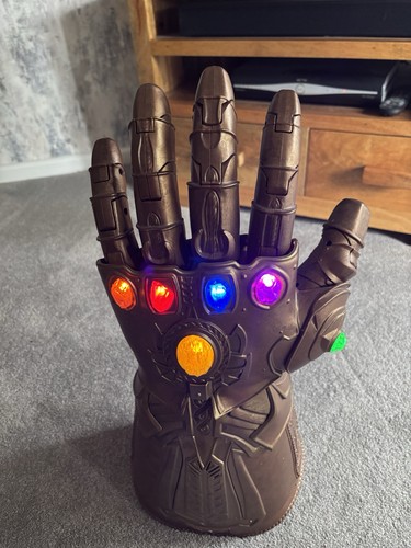 Hasbro marvel legends thanos - hasbro,