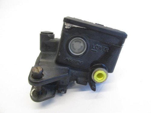Front brake master cylinder