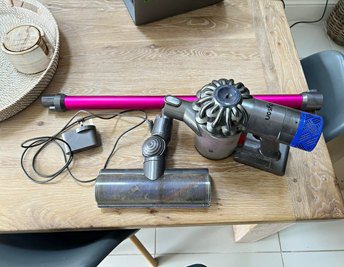 Dyson cordless bagless stick - dyson,