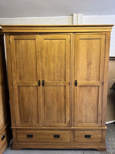Solid oak triple wardrobe - solid,