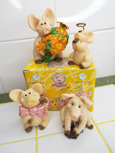 Piggin figures - figures, piggin'
