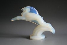 ART DECO SABINO GAZELLE OPALESCENT GLASS CAR MASCOT