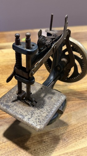 Singer vintage child sewing - vintage, child's