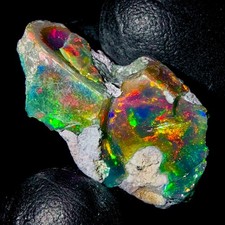 Opal gemstone, Natural Black