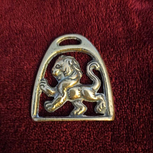 Vintage rampant lion - vintage,