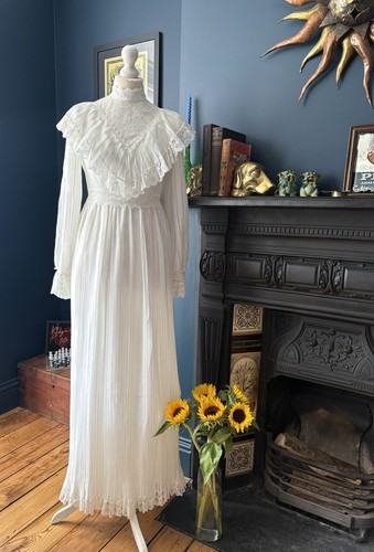 Vintage 1970s white lace - vintage,