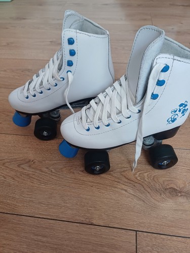White quad roller skates - white,