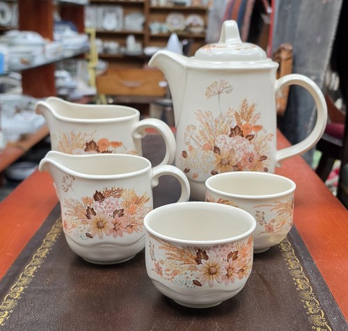 Poole pottery summer glory - poole,
