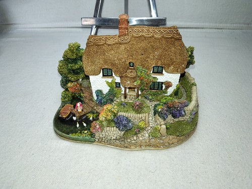 Lilliput lane water edge - lilliput, water’s