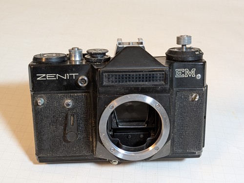 Vintage zenit 35mm slr - em,