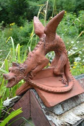 Dragon roof finial half - , round