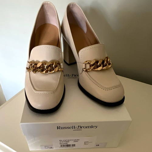 Russell bromley blockchain - &,