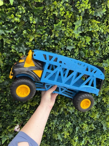 Hot wheels monster trucks - hot,