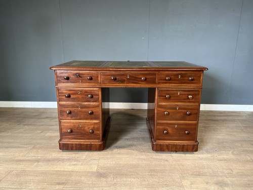 Solid mahogany victorian knee - mahogany,