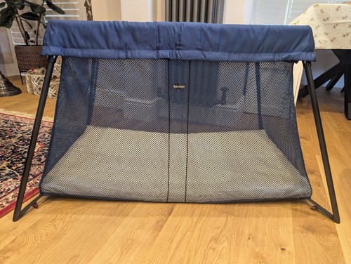 Babybjorn travel cot with