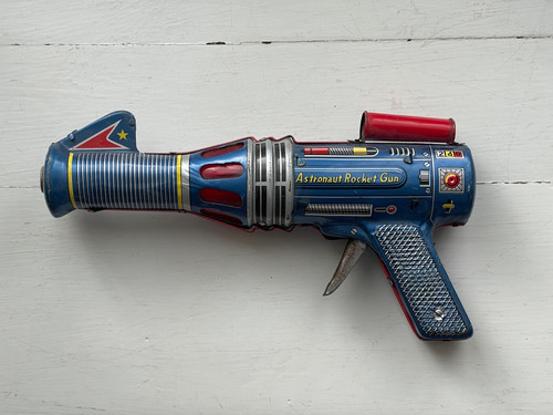 Daiya astronaut rocket gun - astronaut,