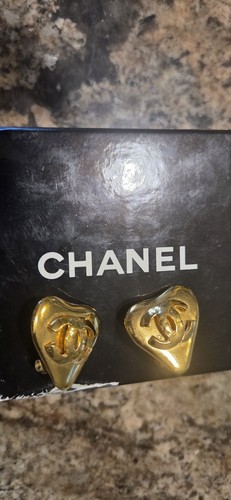 Chanel logos heart shape - chanel,