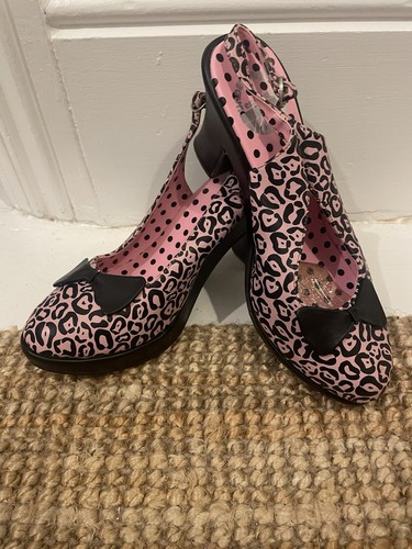 Pink patterned underground - pink,