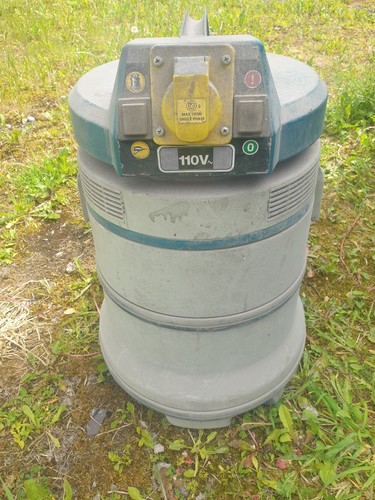 Makita 110v industrial hoover - industrial,