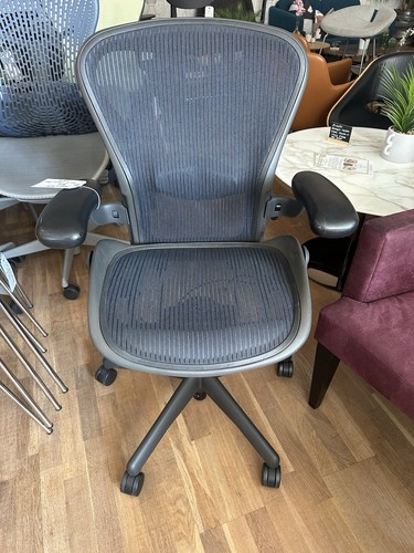 Herman miller aeron size in - miller, b