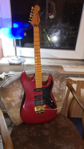 Mass produced stratocaster - no,