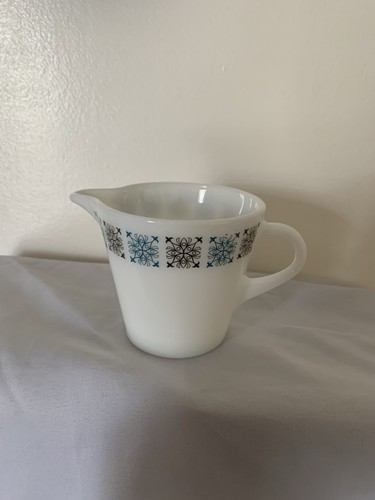 Vintage pyrex small milk - vintage,