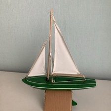 Green star yacht white flash - green, yacht,