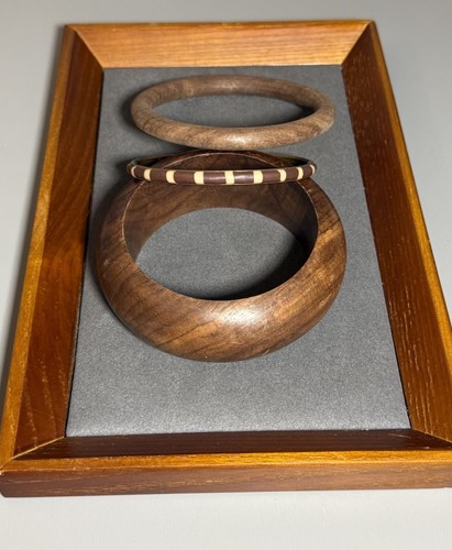 Vintage wooden bangles - x,