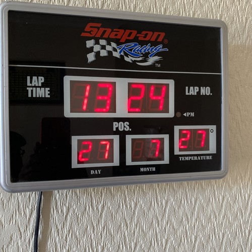 Snap racing pit - , digital
